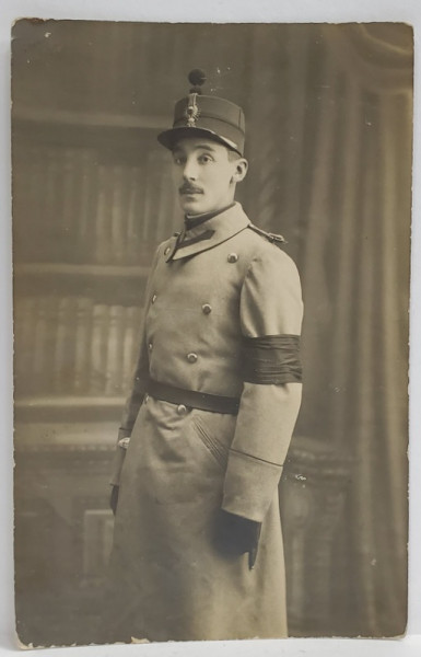 ELEV IN ANUL I , SCOALA MILITARA DE INFANTERIE DIN BUCURESTI, IN UNIFORMA , CU CHIPIU ,  FOTOGRAFIE TIP CARTE POSTALA , DECEMBRIE , 1914