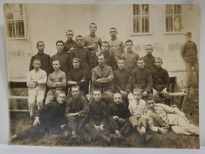 ELEVI CU PROFESORUL LOR , FOTOGRAFIE DE GRUP , CCA. 1900