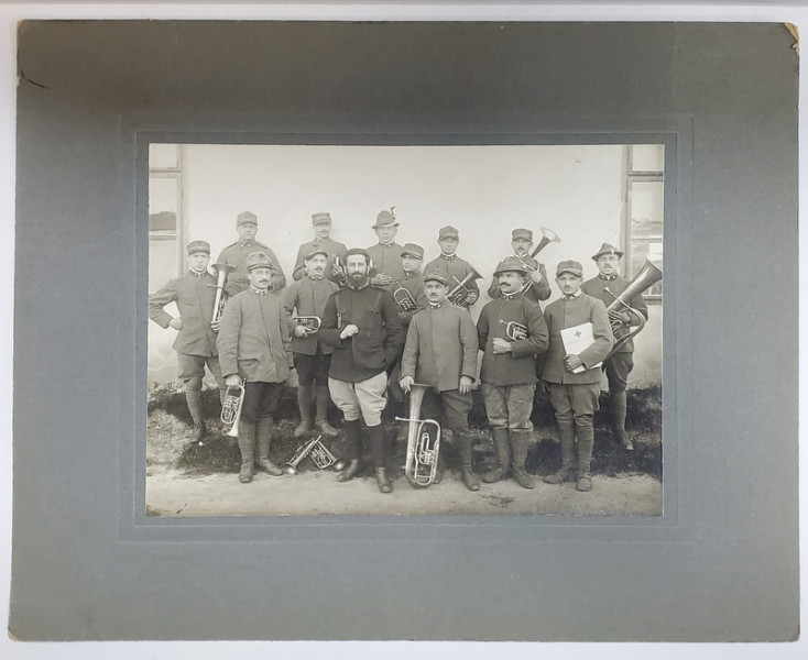 FANFARA  MILITARA , MILITARI STRAINI ,  FOTOGRAFIE DE GRUP , CCA. 1900