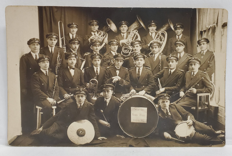 FANFARA MINERILOR DIN LUPENI , POZA DE GRUP , FORMAT CARTE POSTALA , 1932