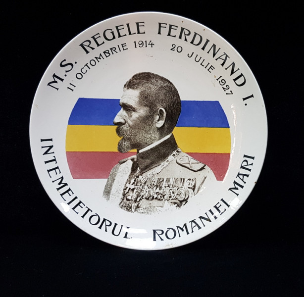 FARFURIE DIN PORTELAN , DECORATA CU PORTRETUL MS. REGELUI FERDINAND I , INTERBELICA