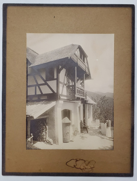 FATADA UNEI VILE IN STATIUNE MONTANA , FOTOGRAFIE , CC. 1900