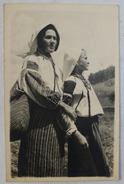 FEMEI CIANGAI DIN MOLDOVA , FOTOGRAFIE TIP CARTE POSTALA de J.FISCHER , MONOCROMA , NECIRCULATA , 1942