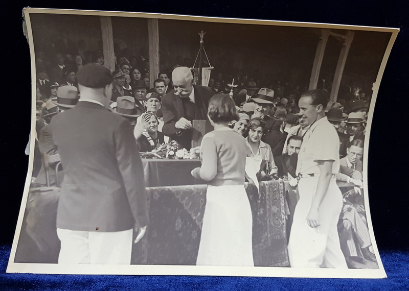 FESTIVITATEA DE PREMIERE LANGA TRIBUNA ACOPERITA , FOTOGRAFIE MONOCROMA , CU OCAZIA CEFERIADEI 1940