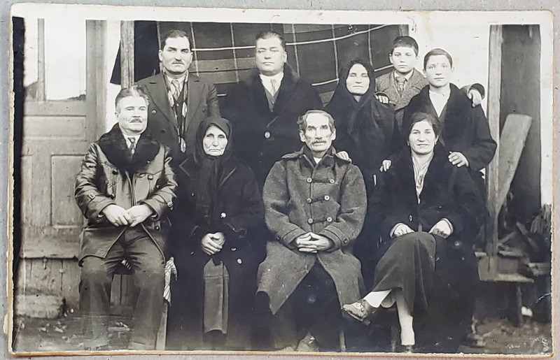 FFOTOGRAFIE DE FAMILIE , FORMAT CARTE POSTALA , INTERBELICA