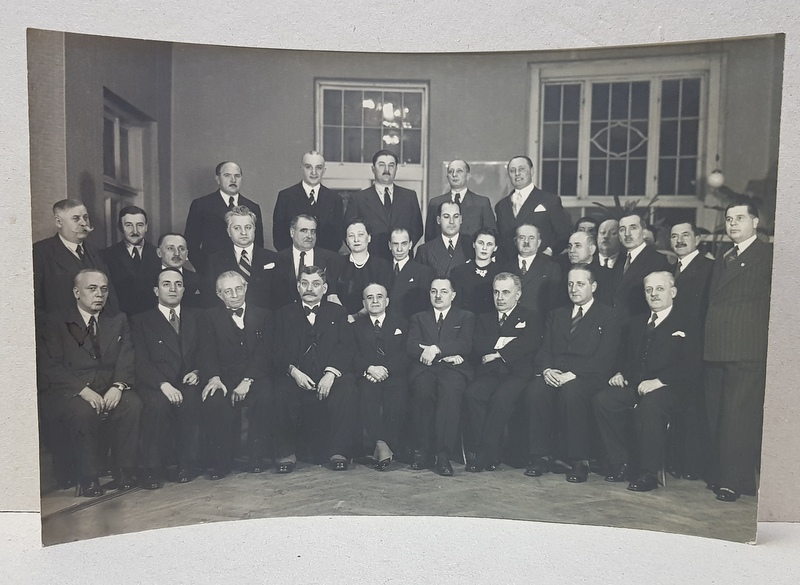 FOTGRAFIE DE GRUP CU FUNCTIONARI  , FOTOGRAFIE MONOCROMA, PE HARTIE MATA , APRILIE 1940