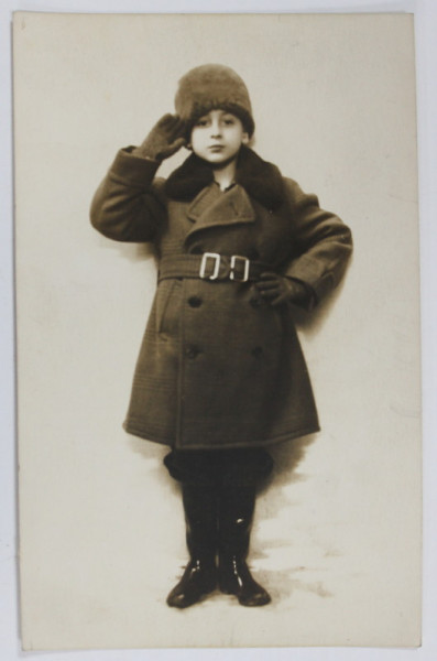 FOTO LOUISE , BUCURESTI , CORNEL EDMOND GEISLER LA VARSTA DE 8 ANI , CLASA A III -A PRIMARA , FOTOGRAFIE TIP  CARTE POSTALA