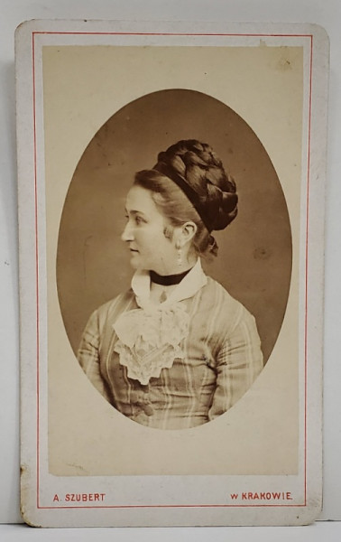 FOTOGRAF A. SZUBERT , KRAKOWIA , POLONIA , DOAMNA CU COC , FOTOGRAFIE C.D.V. , 1879