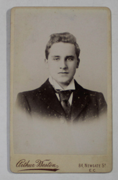 FOTOGRAF ARTHUR WESTON , LONDON , BARBAT CU CRAVATA , FOTOGRAFIE C.D.V , CCA. 1900