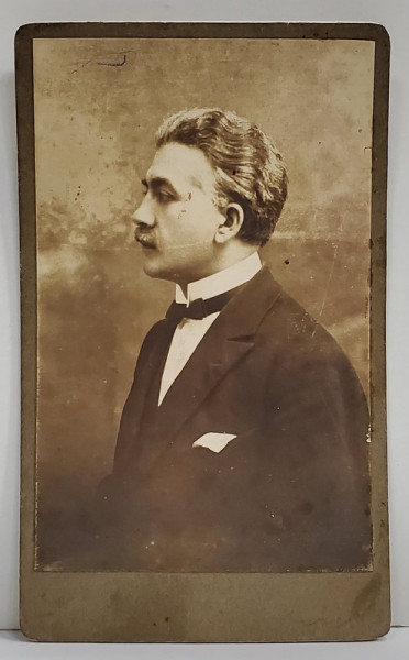FOTOGRAF CRAIOVA , PORTRETUL UNUI DOMN CU PAPION , FOTOGRAFIE C.D.V. , INCEPUTUL SEC. XX