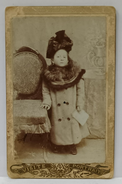 FOTOGRAF DIN GALATI , FETITA IN STUDIO , FOTOGRAFIE C.D.V. , SFARSITUL SEC . XIX