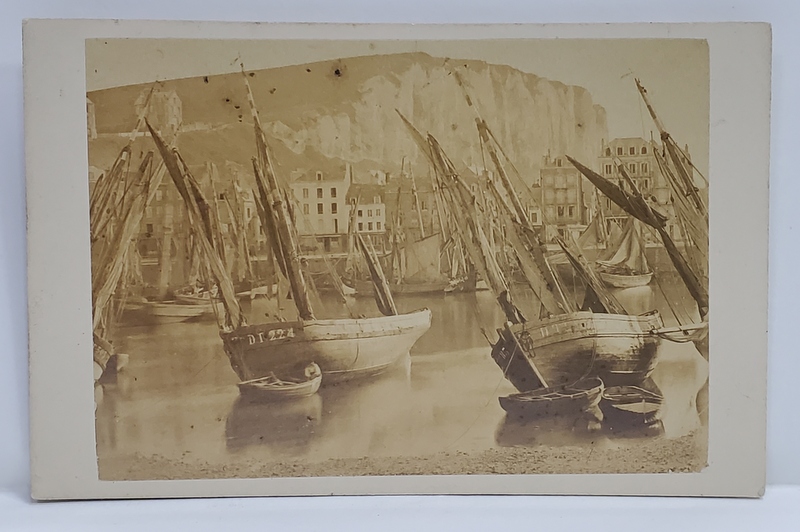 FOTOGRAF E. HAGLON , BARCI CU PANZE IN PORT , NORMANDIA , FOTOGRAFIE TIP C.D.V. , SFARSITUL SEC. XIXI