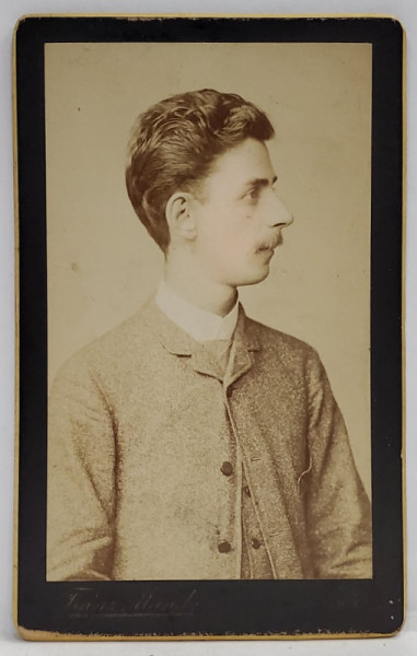 FOTOGRAF FRANZ MANDY , BUCURESTI , TANAR CU MUSTATA , FOTOGRAFIE C.D.V. , SFARSIT DE SECOL XIX