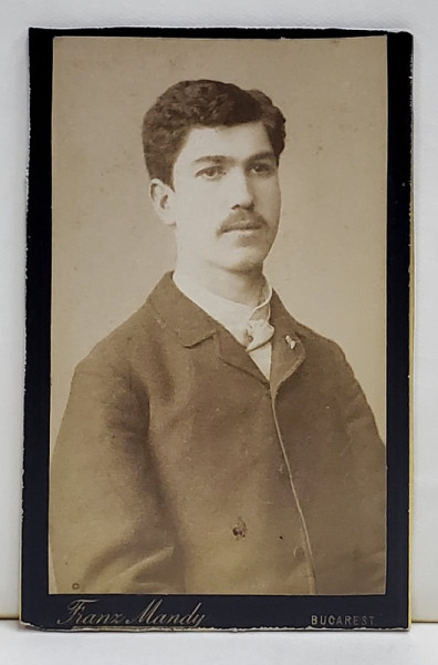 FOTOGRAF FRANZ MANDY , BUCURESTI , TANAR CU MUSTATA , FOTOGRAFIE TIP C.D.V. , SFARSITUL SEC. XIX