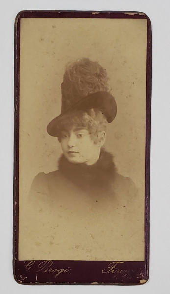 FOTOGRAF G. BROGI , FLORENTA , PORTRETUL UNEI TINERE , FOTOGRAFIE DE MICI DIMENSIUNI , SFARSITUL SEC. XIX