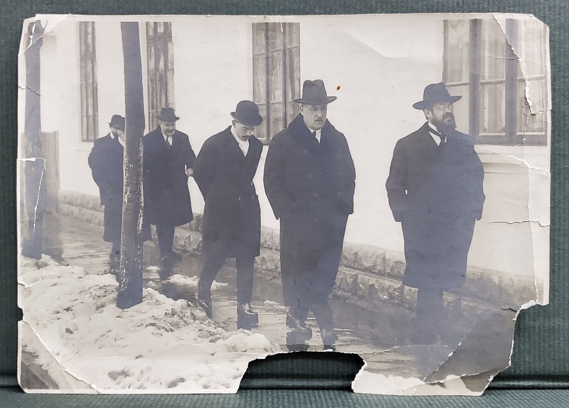 FOTOGRAF I. BERMAN , FOTOGRAFIE DE GRUP , PE TIMP DE IARNA , INTERBELICA