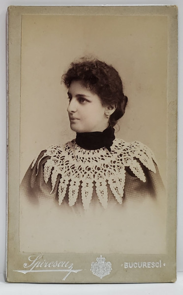 FOTOGRAF I. SPIRESCU , BUCURESTI , TANARA CU GULER DIN DANTELA , FOTOGRAFIE C.D.V. , CCA. 1900