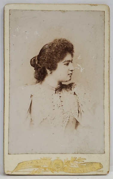 FOTOGRAF J. BRAND , BRAILA , TANARA CU COC , FOTOGRAFIE FORMAT C.D.V. , SFARSITUL SEC. XIX