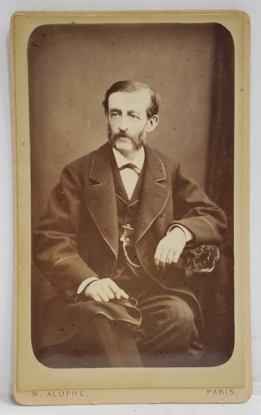 FOTOGRAF M. ALOPHE , PARIS , BARBAT CU REDINGOTA , FOTOGRAFIE C.D.V. , EMBOSATA , SFARSITUL SEC. XIX