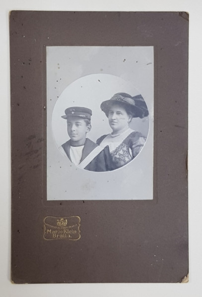 FOTOGRAF MARCO KLEIN , BRAILA , MAMA CU COPILUL , FOTOGRAFIE TIP CABINET , 1913
