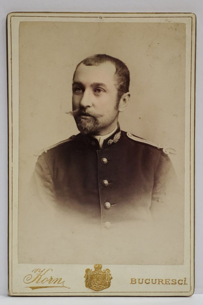 FOTOGRAF S. KORN , BUCURESTI, OFITER CU TUNICA , FOTOGRAFIE CABINET , CCA. 1900