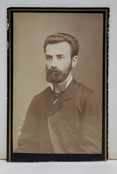 FOTOGRAF S . TWIATONIOWSKI , IASI , BARBAT CU BARBA SI CRAVATA , FOTOGRAFIE TIP C.D.V. , SFARSITUL SEC. XIX