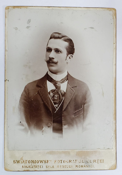 FOTOGRAF SWIATONIOWSKI , IASI , TANAR IN STUDIO , FOTOGRAFIE CABINET , SFARSITUL SEC. XIX