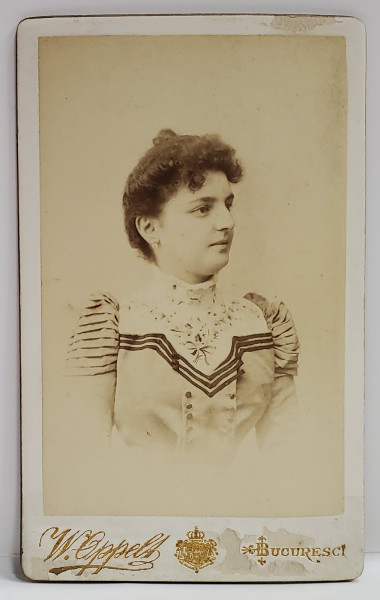 FOTOGRAF W. OPPELT , BUCURESTI , DOAMNA CU JABOU , FOTOGRAFIE C.D.V. , SFARSITUL SEC. XIX