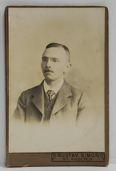 FOTOGRAFIE C.D.V. , STUDIO GUSTAV SIMON , ST. POLTEN , BARBAT CU OCHELARI , INCEPUTUL SEC. XX