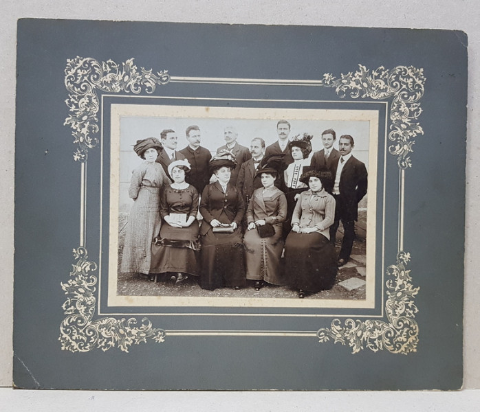 FOTOGRAFIE DE GRUP A  CERCULUI CULTURAL DIN LOCALITATEA  BURDUJENI , MONOCROMA , 1911