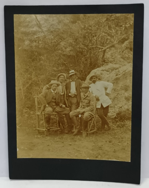 FOTOGRAFIE DE GRUP IN EXTERIOR , CINCI BARBATI , GERMANIA , FOTOGRAFIE , SFARIST DE SECOL XIX