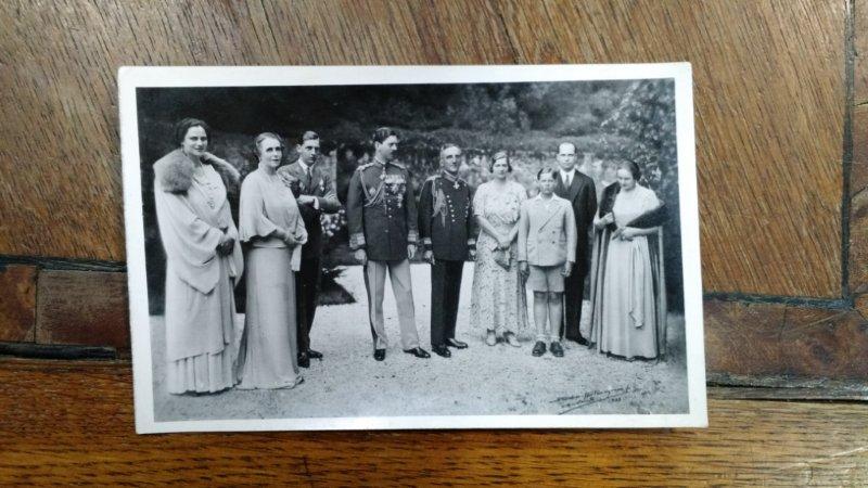 Fotografie Familia Regala, Regina Maria, Carol II, Mihai I, Principele Nicolae, Alexandru I al Iugoslaviei si Maria, Principesa Elisabeta si Marioara