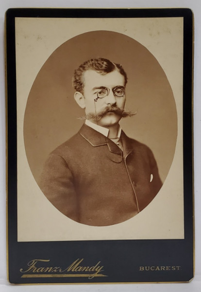 FRANZ MANDY , BUCAREST , FOTOGRAFIE CABINET , TANAR CU MONOCLU , SFARSITUL SEC. XIX