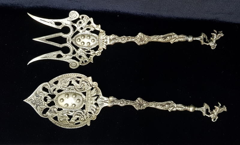 FURCULITA SI LINGURA  DECORATIVE , BRONZ AURIT , MARCATE BORDINI , ITALIA