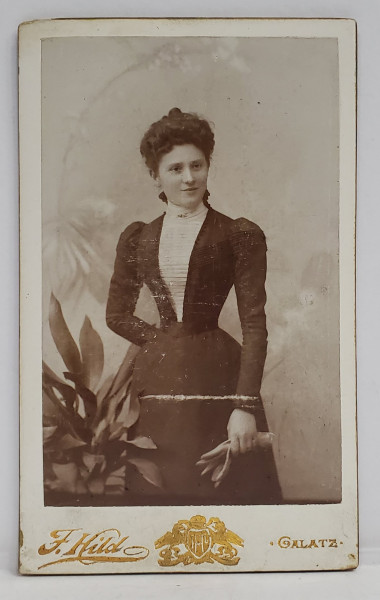 GALATI , FOTOGRAF F. HILD , DOAMNA IN STUDIO , FOTOGRAFIE C.D.V. , SFARSIT  DE SEC. XIX