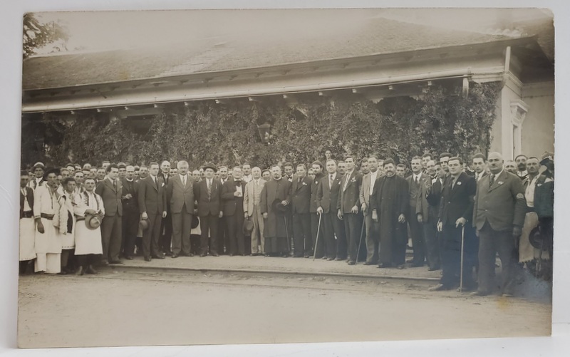 GARA ORAVITA , FOTOGRAFIE DE GRUP , STUDIO LUDOVIC KOVACS , CARTE POSTALA , INTERBELICA