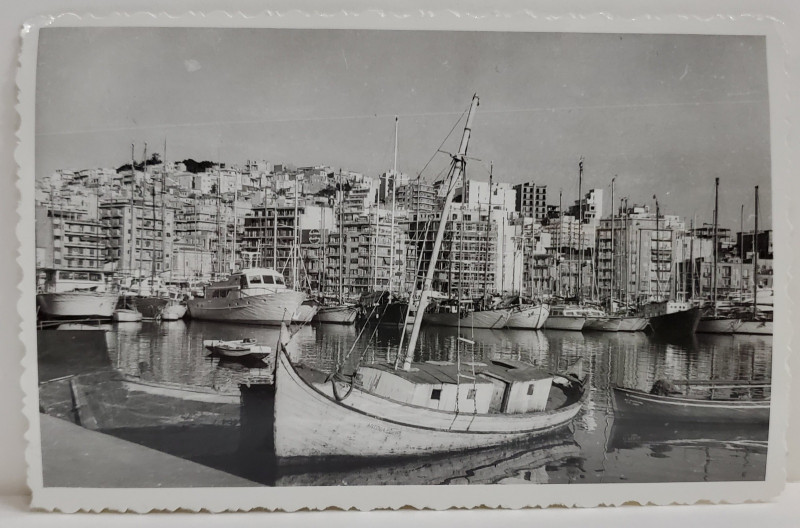 GRECIA , ORASUL PIREU , IMAGINE DIN PORT  , FOTOGRAFIE , 1974