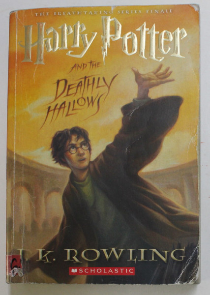 HARRY POTTER AND THE DEATHLY HALLOWS by J.K. ROWLING , illustrations by MARY GRANDPRE , 2009 , LIPSA MIC FRAGMENT LA PAGINA DE GARDA