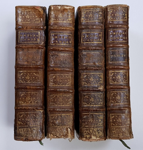 HISTOIRE DES REVOLUTIONS D 'ANGLETERRE DEPUIS LE COMMENCEMNET DE LA MONARCHIE par LE PERE D 'ORLEANS , DE LA CAMPAGNIE DE JESUS , TOME I - IV , 1744