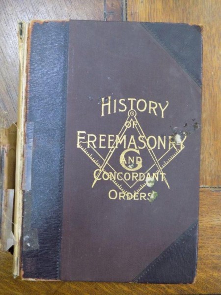 History of the ancien and honorable fraternity of free and accepted masons, Boston 1908