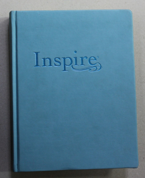 INSPIRE - THE BIBLE FOR CREATIVE JOURNALING , 2016 , TIPARITA PE HARTIE DE BIBLIE *