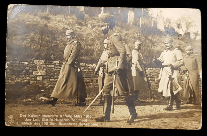 KAISERUL VIZITAND LA INCEPUTUL LUNII MARTIE 1915 REGIMENTUL DE GARDA - HUSARI , FOTOGRAFIE TIP CARTE POSTALA, CIRCULATA , 1916
