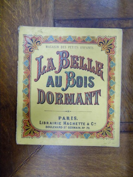 La Belle au Bois Dormant, Fumoasa din padurea adormita