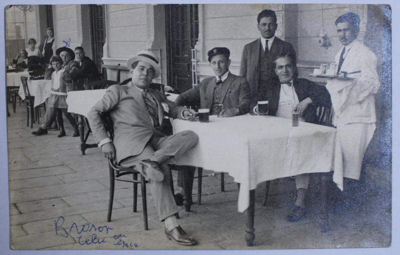 LA MASA PE TERASA  RESTAURANTULUI , FOTOGRAFIE TIP CARTE POSTALA , ATELIERUL FOTO ANGELO VICTOR ADLER , BRASOV ,NECIRCULATA , PERIOADA INTERBELICA