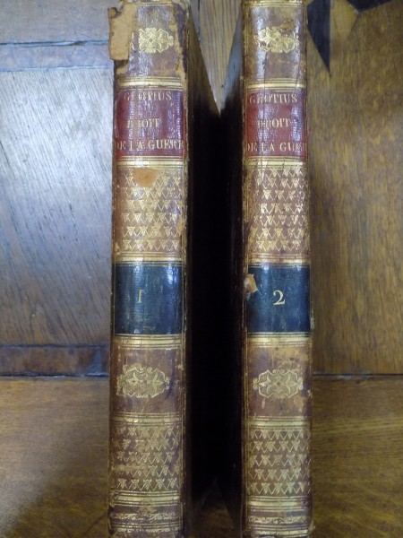 LE DROIT DE LA GUERE ET DE LA PAIX, PAR HUGUES GROTIUS,  HOLLAND, LEIDE, 1759