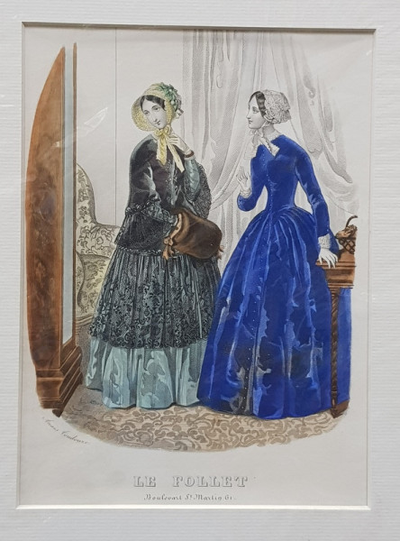 LE FOLLET , DOUA DOAMNE CU ROCHII DE CATIFEA , ALBASTRU SI VERDE , GRAVURA COLORATA MANUAL , PENTRU REVISTA DE MODA , SECOLUL XIX