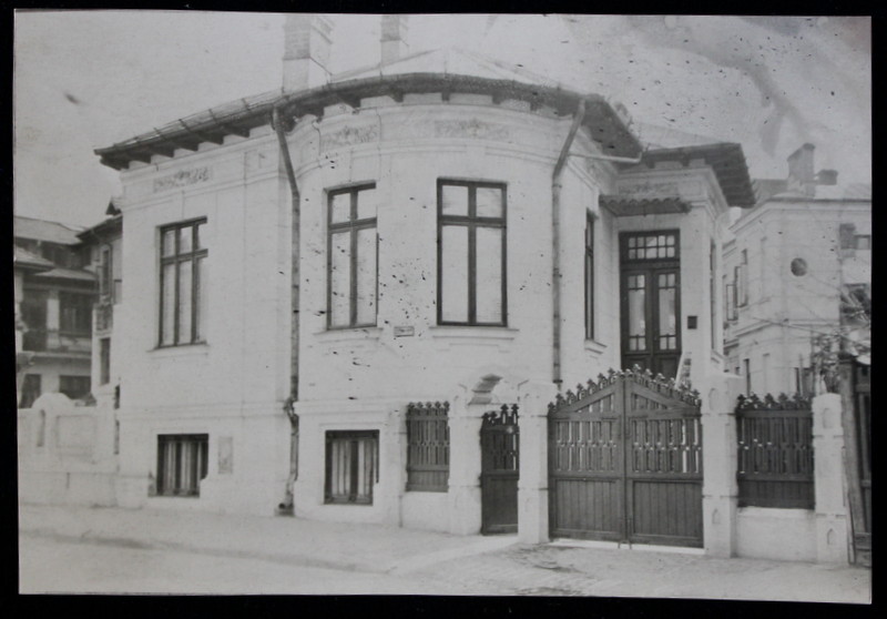 LOCUINTA PE STRADA AUREL VLAICU , NR. 4 , BUCURESTI , FOTOGRAFIE MONOCROMA, PE HARTIE LUCIOASA , PERIOADA INTERBELICA