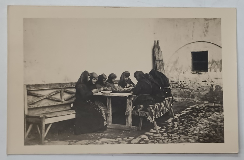 MANASTIREA HOREZU , CALUGARITE LA LUCRU , FOTO . ING . STELIAN PETRESCU ,CARTE POSTALA , INTERBELICA