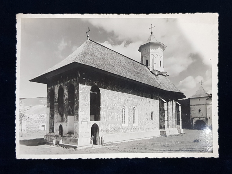 MANASTIREA MOLDOVITA , FOTOGRAFIE DE W.WEISS , BUCURESTI , MONOCROMA, PE HARTIE LUCIOASA , PERIOADA INTERBELICA