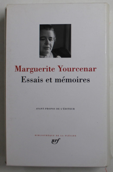 MARGUERITE YOURCENAR - ESSAIS ET MEMOIRES  ,  '' BIBLIOTHEQUE DE LA PLEIADE '' , 1991 , EDITIE DE LUX PE HARTIE DE BIBLIE , LEGATURA PIELE